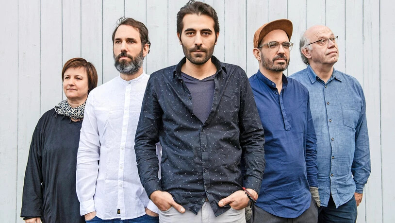 Interkulturell: Bahur Ghazi (Mitte) arbeitet für sein Projekt mit Patrica Draeger, Dario Sisera, Luca Sisera und Christoph Baumann (von links) zusammen.
