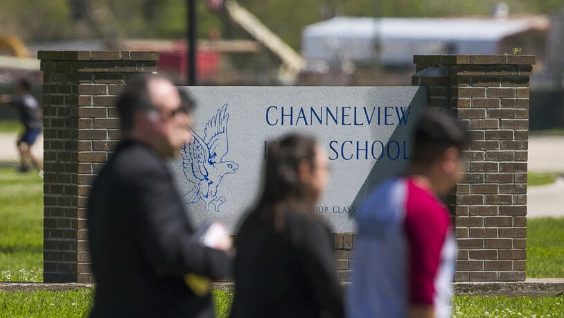 Die Verletzten des Busunglücks sind Schüler einer High School in Channelview im US-Bundesstaat Texas.