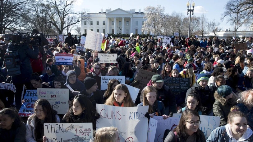 Protestierende Jugendliche am Mittwoch vor dem Weissen Haus in Washington.
