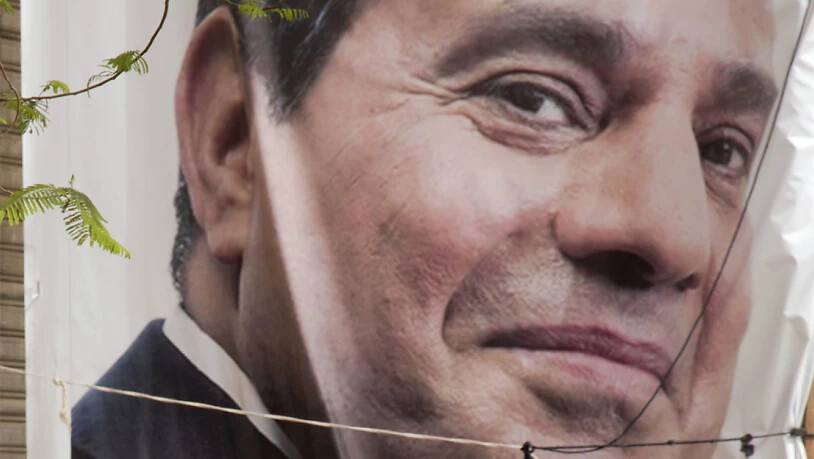 Wie ein Pharao: der ägyptische Präsident Abdel Fattah al-Sisi auf einem Wahlposter in Kairo. Der Bevölkerung geht es seit Jahren immer schlechter - glücklich, wer genug Brot nach Hause bringen kann.