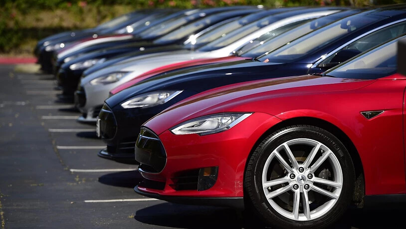 Starke Rostbildung an Schrauben der Lenkung: Der Elektroauto-Hersteller Tesla ruft zehntausende Autos zurück. (Symbolbild)