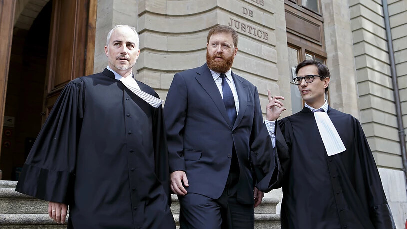 Die Anklage gegen Erwin Sperisen (Mitte), hier in der Begleitung seiner Anwälte Florian Baier (links) und Giorgio Campà (rechts), wird zum dritten Prozess hin nicht erweitert.
