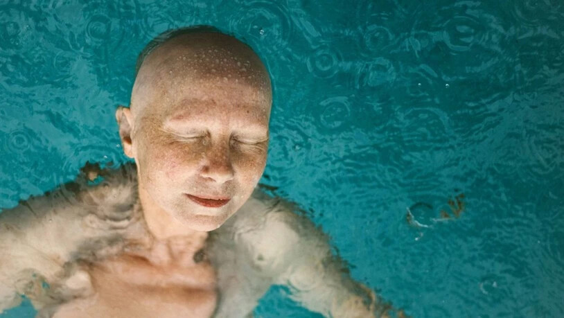 Mit der Porträtserie einer an Brustkrebs erkrankten Neuenburgerin hat der Westschweizer Guillaume Perret die Auszeichnung "Swiss Photographer of the Year" erhalten.
