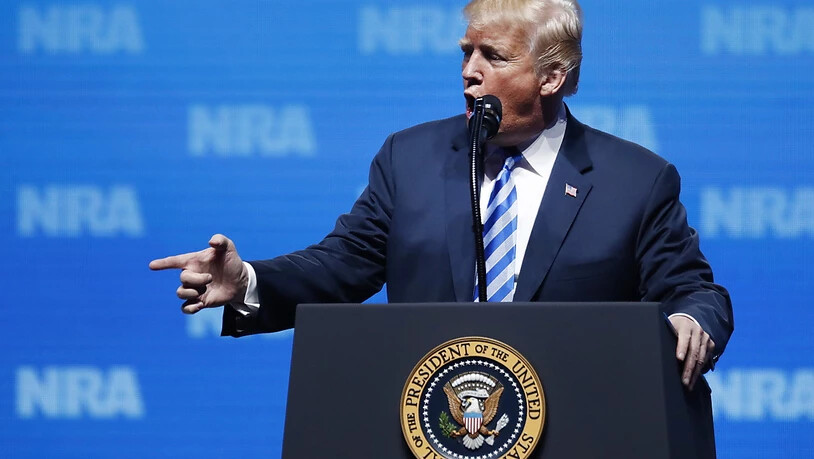 "Bumm, komm her": US-Präsident Donald Trump bei seiner Rede vor der US-Waffenlobby in Dallas am Freitag.