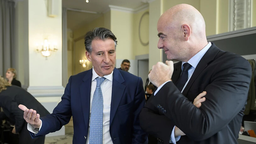 Die FIFA (rechts Präsident Gianni Infantino) will an der WM-Endrunde in Russland die Dopingkontrollen ohne Zutun des Gastgebers durchführen