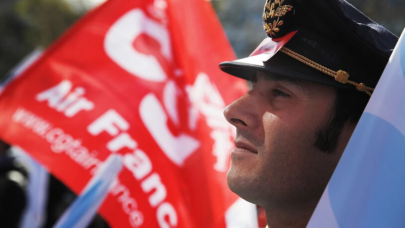 Soll für einen viertägigen Streik nicht mehr ins Cockpit: Pilot der französischen Flugline Air France. (Archivbild)