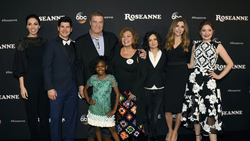 Sender kennt nach rassistischem Tweet kein Pardon: Die Familie Conner kehrt im Herbst ins Fernsehen zurück - allerdings ohne die bisherige Hauptfigur Roseanne Barr (Mitte).