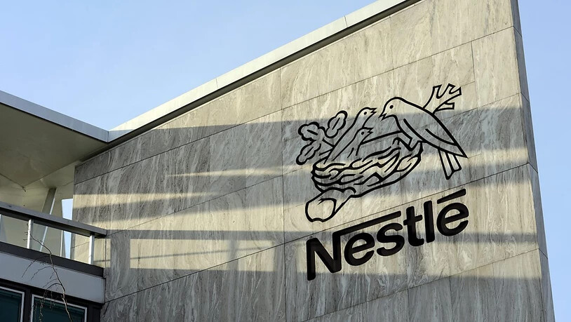 Nestlé setzt in Europa auf Fleisch von glücklichen Hühnern. (Archiv)