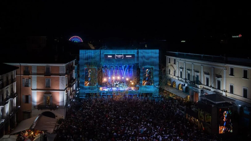 Nächsten Freitag startet in Locarno das Festival Moon&Stars, eines der malerischsten Musikfestivals der Schweiz. Sonderzüge bringen Fans auch mitten in der Nacht noch zurück in die Deutschschweiz, so dass der schmale Geldbeutel nicht durch Hotelkosten…