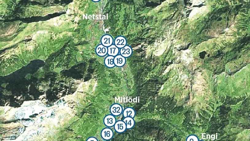 Rarität: Christian Behring zeigt das Modell einer Kommode aus dem 18. Jahrhundert. CLAUDIA KOCK MARTI