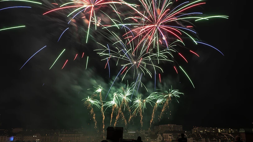 In Basel gab es am Dienstagabend aus Anlass des Nationalfeiertages ein grosses Feuerwerk.