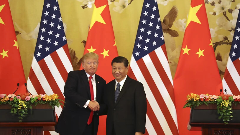 US-Präsident Donald Trump (links) will den Druck auf China weiter erhöhen. Der chinesische Präsident Xi Jinping lässt sich dadurch nicht einschüchtern. (Archivbild)
