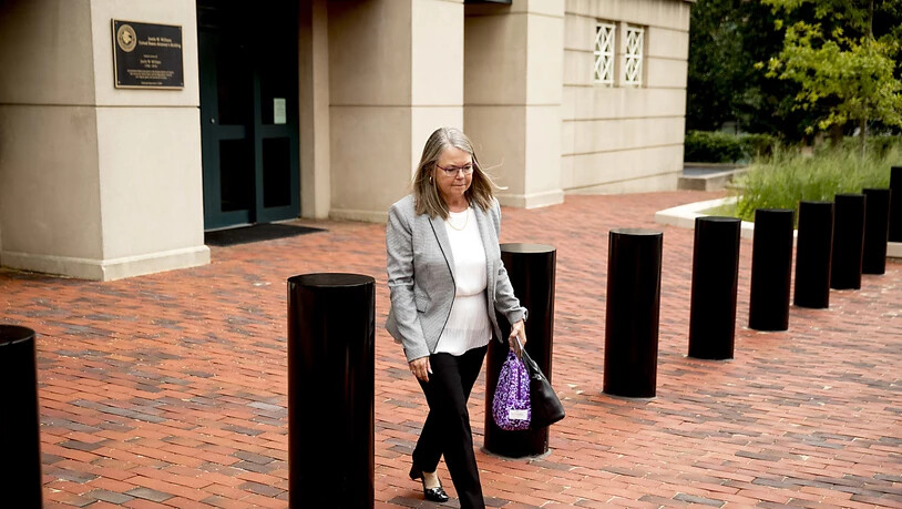 Die Buchhalterin Cindy Laporta belastet am Freitag den Ex-Wahlkampfmanager von US-Präsident Donald Trump, Paul Manafort, in einem Gerichtsverfahren schwer.