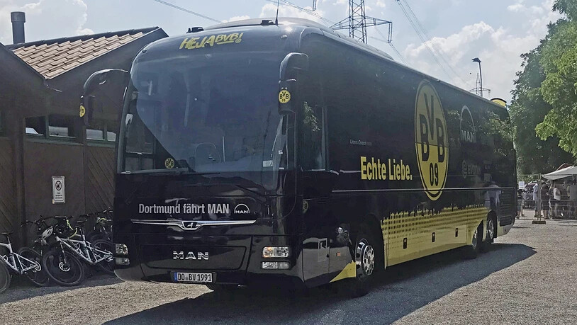 Der Mannschaftsbus von Borussia Dortmund in Bad Ragaz.