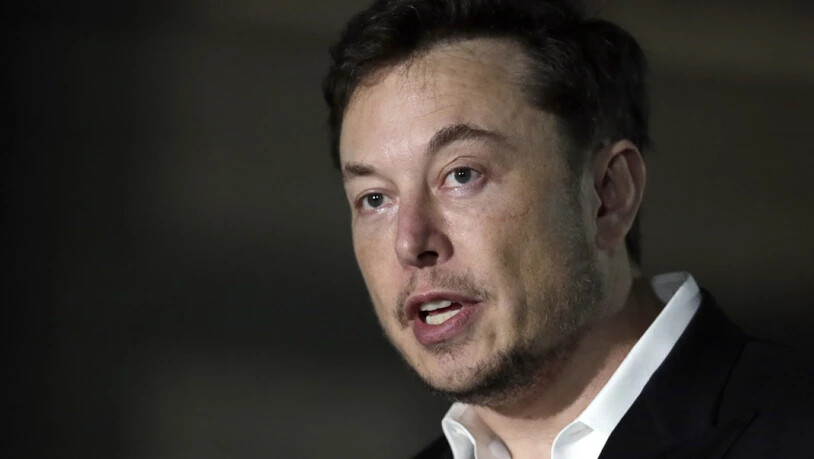Tesla-Chef Elon Musk ist wegen seiner überraschenden Ankündigung zum Rückzug des E-Auto-Herstellers von der Börse von Investoren verklagt worden. (Archivbild)