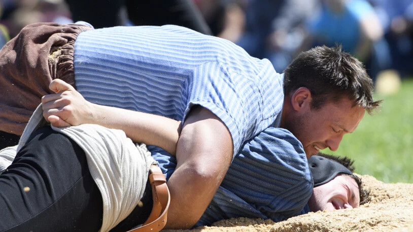 Kilian Wenger, hier im 5. Gang gegen Philipp Aellen, gewann mit fünf Siegen und einem Gestellten das Bernisch Kantonale in Utzenstorf