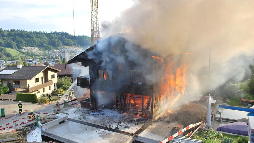 Ein Haus, das sich im Umbau befindet, hat in Malters LU gebrannt.