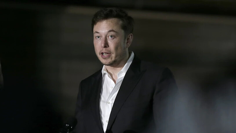 Die Aktien des Tesla-Konzerns gehen an der Börse weiter auf Talfahrt, nachdem sich der Chef und Gründer des Unternehmens Elon Musk in einem Interview geäussert hatte. (Archivbild)