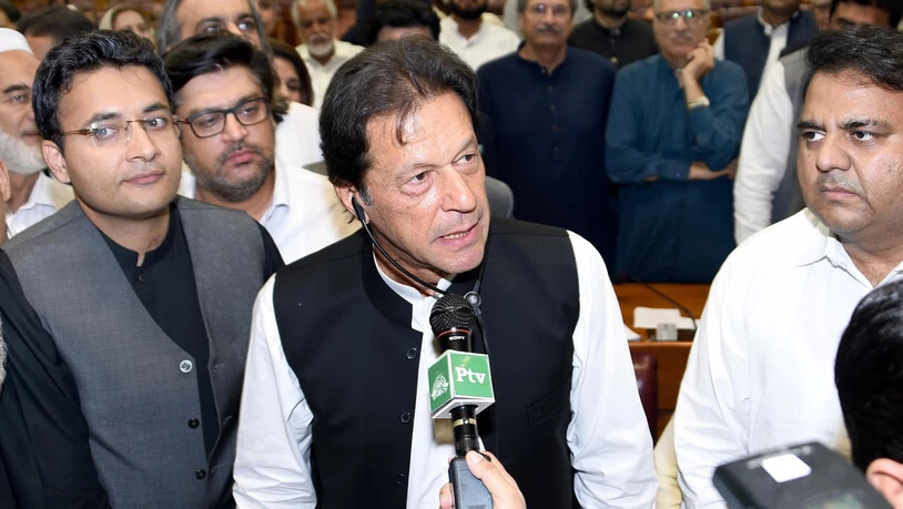 Pakistans neuer Regierungschef Imran Khan bei der Parlamentssitzung, in der er ins Amt des Ministerpräsidenten gewählt wurde.