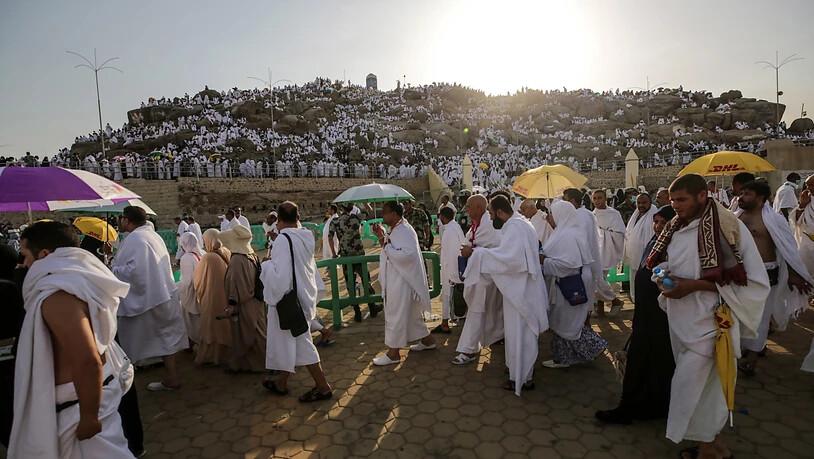 Bittgebete an Gott: Pilger auf dem Weg zum Berg Arafat in der Nähe von Mekka.