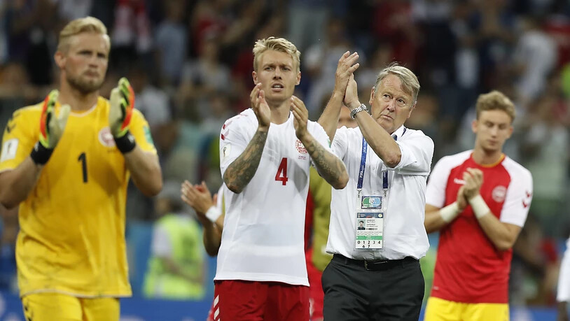 Da war die Fussball-Welt für Dänemark noch in Ordnung: Headcoach Age Hareide (Bildmitte) in den Minuten nach dem respektablen Achtelfinal-Ausscheiden gegen den nachmaligen WM-Finalisten Kroatien