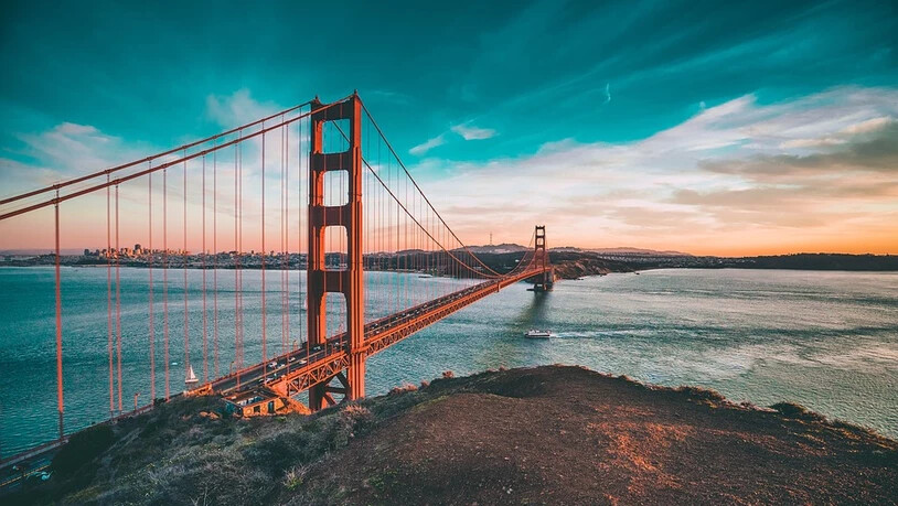 Die Golden Gate Bridge ist das Wahrzeichen von San Francisco.