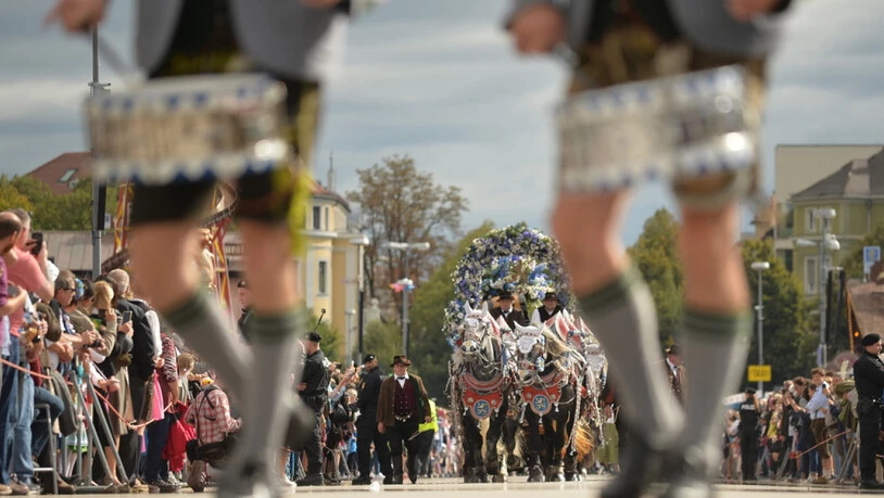 Ein weiterer Höhepunkt des Oktoberfests in München: Der traditionelle Trachtenumzug.