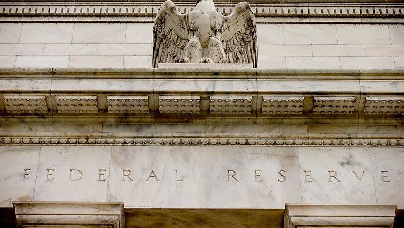 Wie erwartet hat die US-Notenbank ihren Leitzins ein weiteres Mal angehoben. Bis Ende 2019 will sie noch vier Mal nachlegen. Die Fed reagiert damit auf die boomende US-Wirtschaft.
