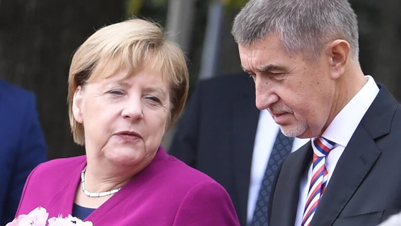 Andrej Babis begrüsst Angela Merkel am Freitag in Prag.
