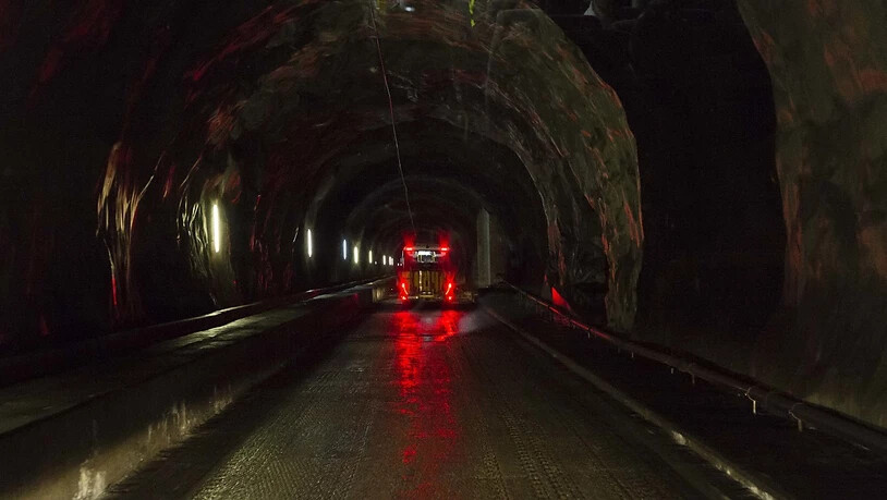 Der Bundesrat will in der zweiten Röhre des Lötschberg-Basistunnels bahntechnische Ausbauten ermöglichen. (Archivbild)