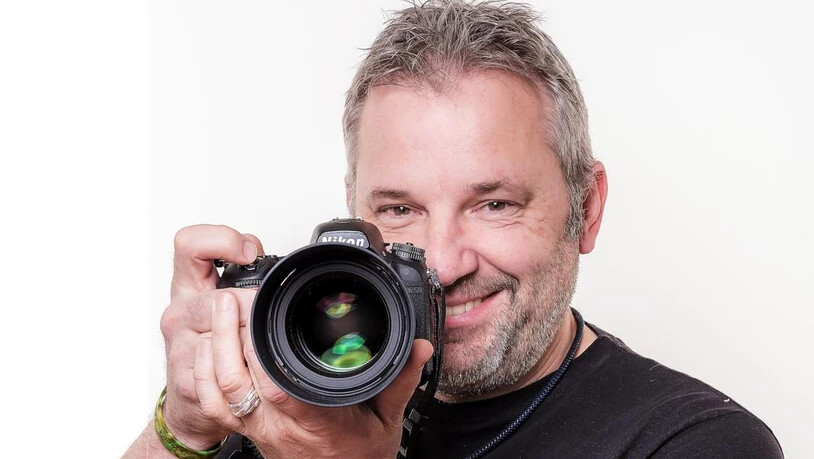Auf der Suche nach dem Klick: Fotograf Marc Robert hat in Niederurnen  ein neues Studio. 