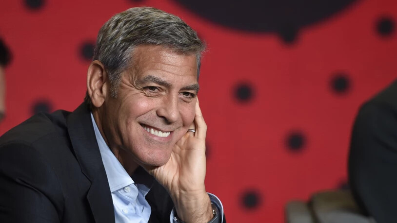 George Clooney versteigert seine Harley zugunsten von US-Veteranen.  (Foto: Chris Pizzello/Invision/AP)