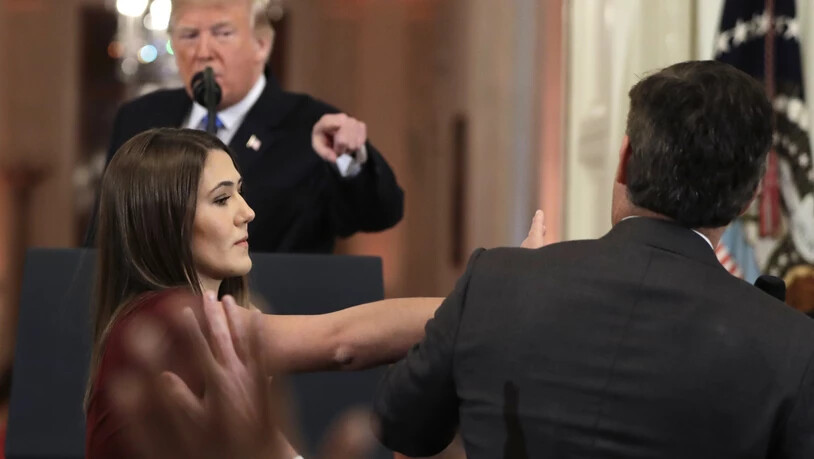 "Unverschämte, fürchterliche Person, ein Feind des Volkes": US-Präsident Donald Trump griff den CNN-Journalisten Jim Acosta bei einer Fragerunde im Weissen Haus persönlich an.
