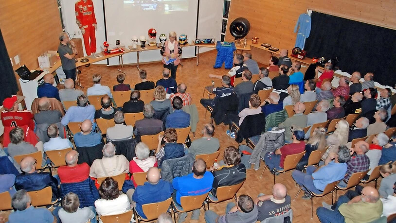 Grossandrang: Der Panoramasaal im Seminarhotel «Lihn» in Filzbach ist bis auf den letzten Platz besetzt.