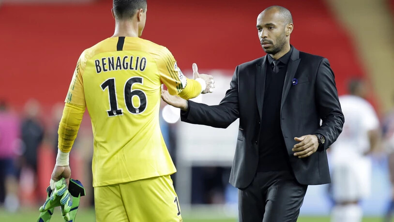 Goalie Diego Benaglio und Trainer Thierry Henry freuen sich über den ersten Sieg von Monaco seit dem 11. August
