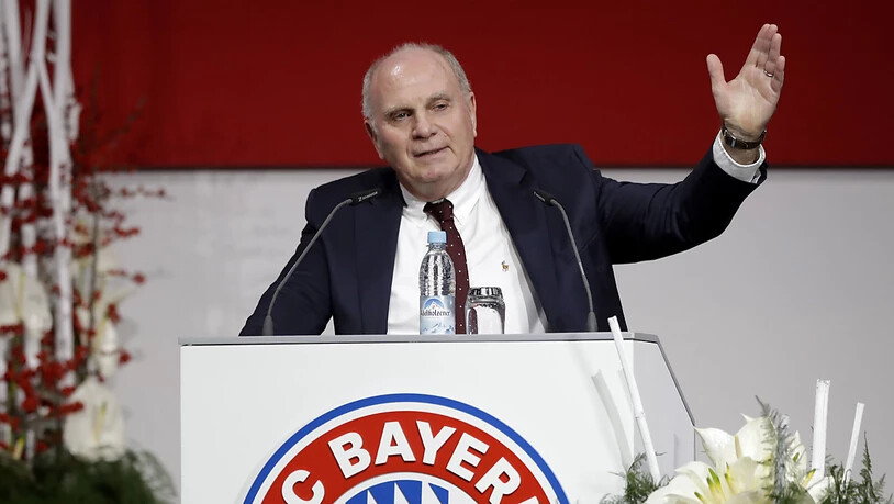 Uli Hoeness kündigt den Mitgliedern des FC Bayern die nächste Vorwärts-Strategie an