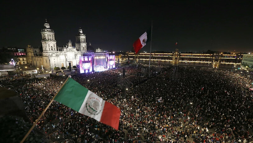 Rund 150'000 Personen haben am Samstag die Antrittsrede des neuen Präsidenten Mexikos Andrés Manuel López Obrador im Zentrum von Mexiko-Stadt verfolgt.