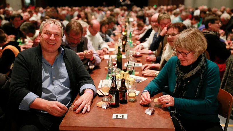 Ungewöhnliche Klänge: Eine fast volle Novalishalle spielt auf knapp 400 Minidrehorgeln das «Menuett in G-Dur».