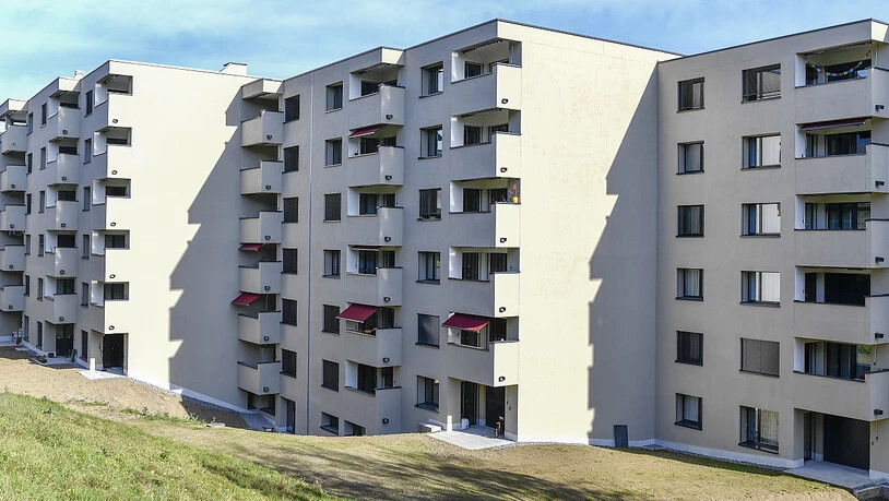 Die Immobilienpreise sind leicht gesunken: eine Wohnsiedlung in Zürich (Archivbild).