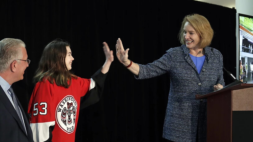 Seattles Bürgermeisterin Jenny Durkan freut sich: Seattle darf ab der Saison 2021/22 in der NHL mitspielen
