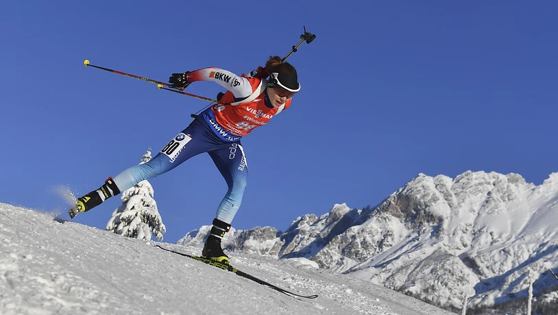 Susanna Meinen gleitet in der Loipe von Hochfilzen.