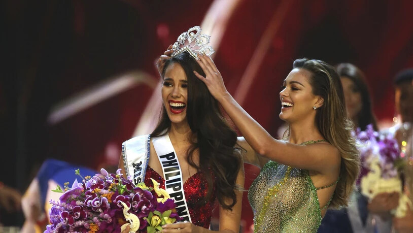 In Bangkok ist am Montag Catriona Gray von den Philippinen (Mitte) zur neuen "Miss Universe" gekürt worden.