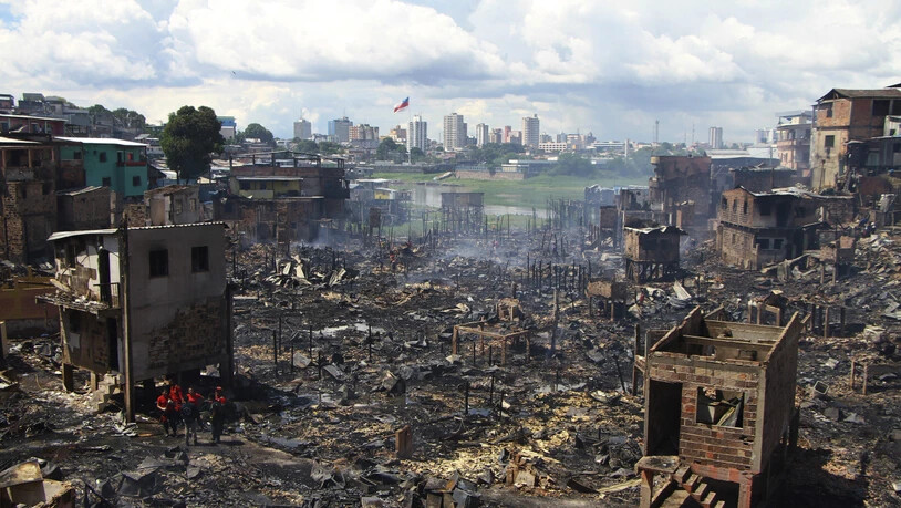 Ein Grossbrand in Brasilien hat am Dienstag mehrere hundert Häuser in einem Armenviertel zerstört.