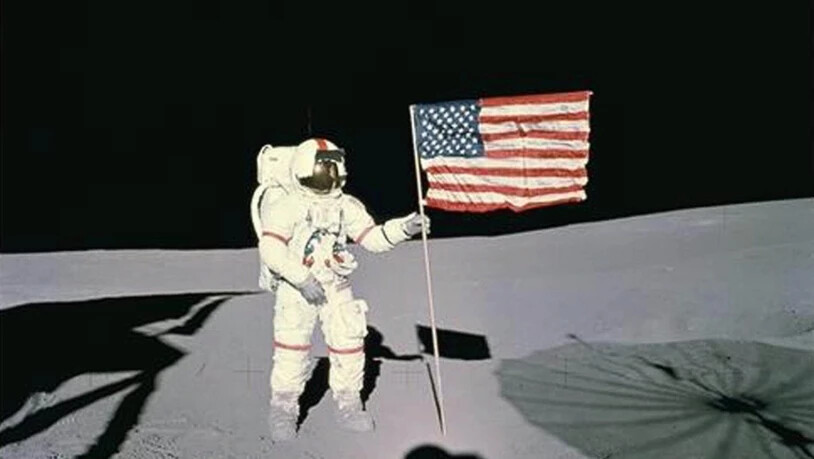 Abfälle liegen auch auf dem Mond, etwa die Golfbälle, die der Astronaut Alan B. Shepard (im Bild) 1971 schlug, um zu sehen, wie weit sie bei der geringeren Schwerkraft fliegen. (Archiv)