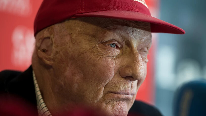 Der ehemalige Formel-1-Weltmeister Niki Lauda ist wegen einer Grippe in Österreich in einem Spital. Nach einer Lungentransplantation ist das Immunsystem des 69-Jährigen noch angegriffen, so dass eine Grippe ein Risiko bedeuten könnte. (Archivbild)