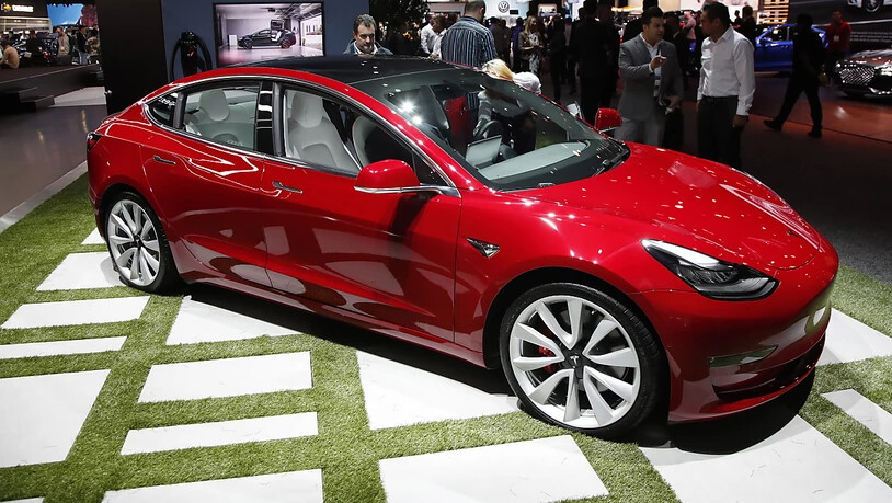 Das Model 3 von Tesla soll in Zukunft auch in China hergestellt werden. Am Montag wurde der Grundstein für die neue Fabrik in Shanghai gelegt.(Archivbild)