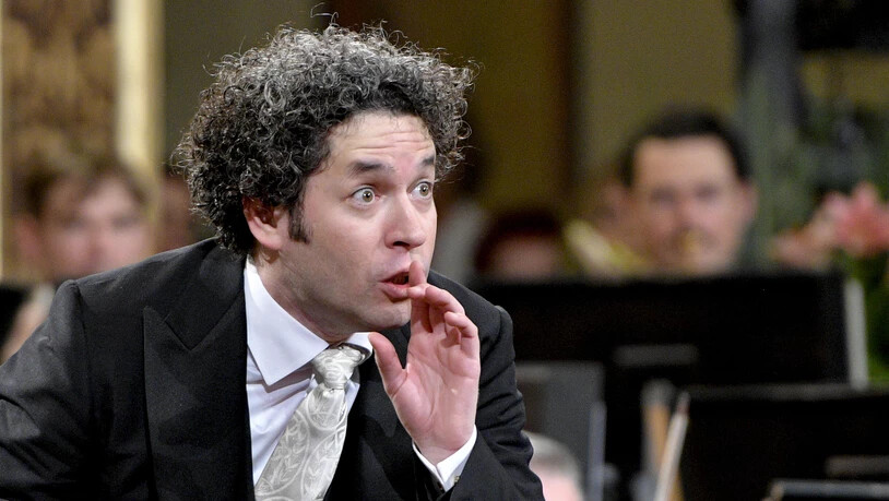 Der 37-jährige Dirigent Gustavo Dudamel soll einen Hollywood-Stern bekommen. (Archivbild)