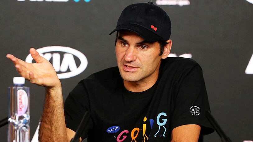Roger Federer in gelöster Stimmung an der Medienkonferenz