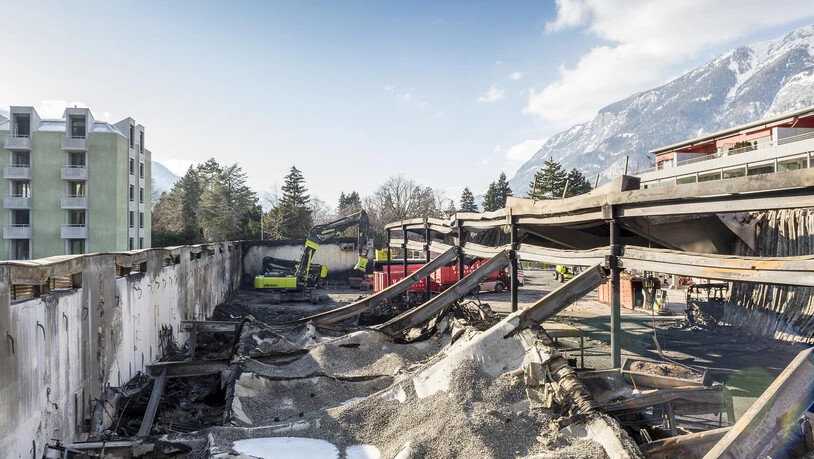 Als am 16. Januar die Postauto Einstellhalle brannte, wurden auch die Räumlichkeiten der Caritas beschädigt.