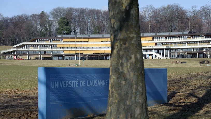 Im Gebäude der Unithèque in Lausanne haben unbekannte Vandalen ein Werk der Zerstörung angerichtet. Rund 50 Computer wurden zerstört. (Archivbild)